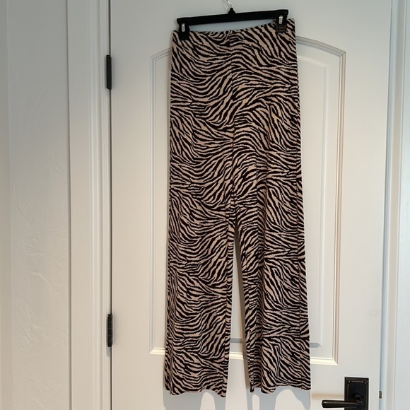 Zebra print knitted flare pants, size S - Picture 2 of 3